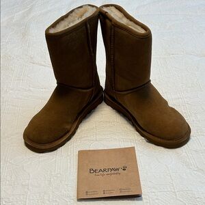NWT Size 9 BearPaw Classic Brown Suede Boots